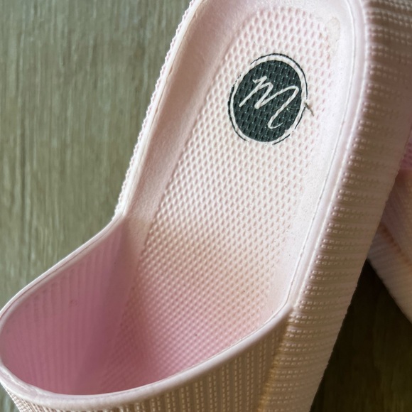 MATISSE POOL SLIDES - Picture 3 of 5